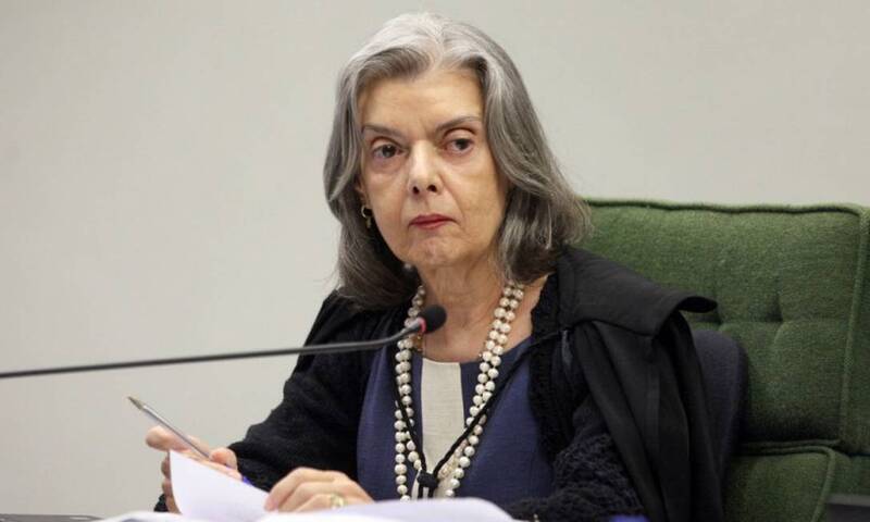 Cármen Lúcia vota contra prazo para Lira decidir sobre processo de impeachment de Bolsonaro