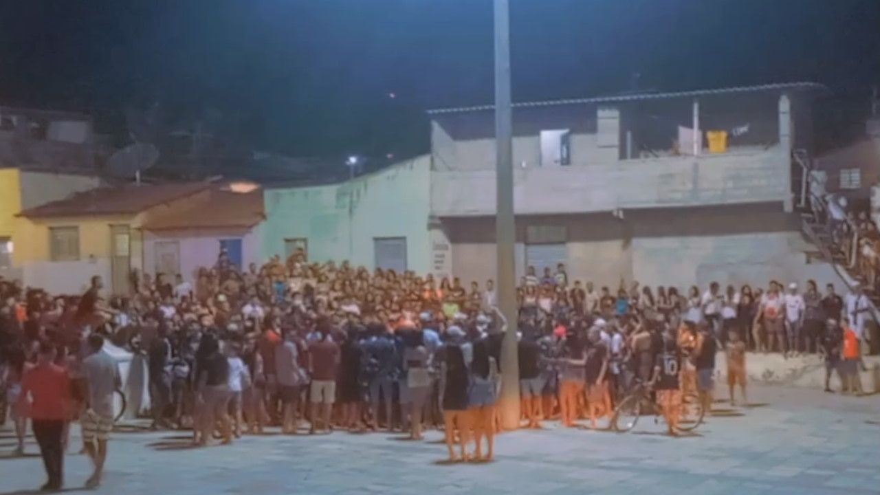 Polícia dispersa aglomeração durante disputa de “passinho” no Crato