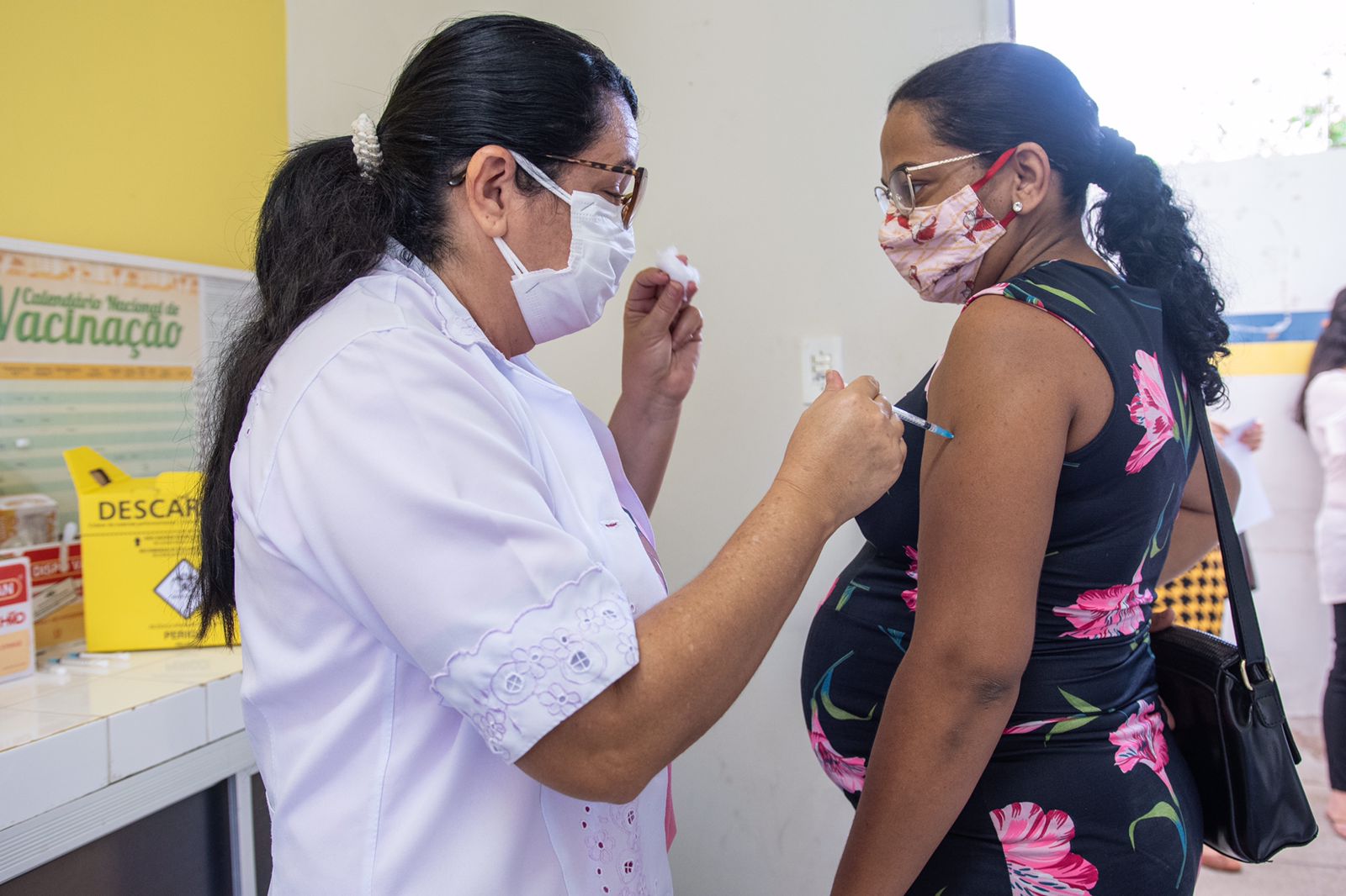 Juazeiro: Município aplica 2ª dose da vacina Pfizer em grávidas e puérperas remanescentes