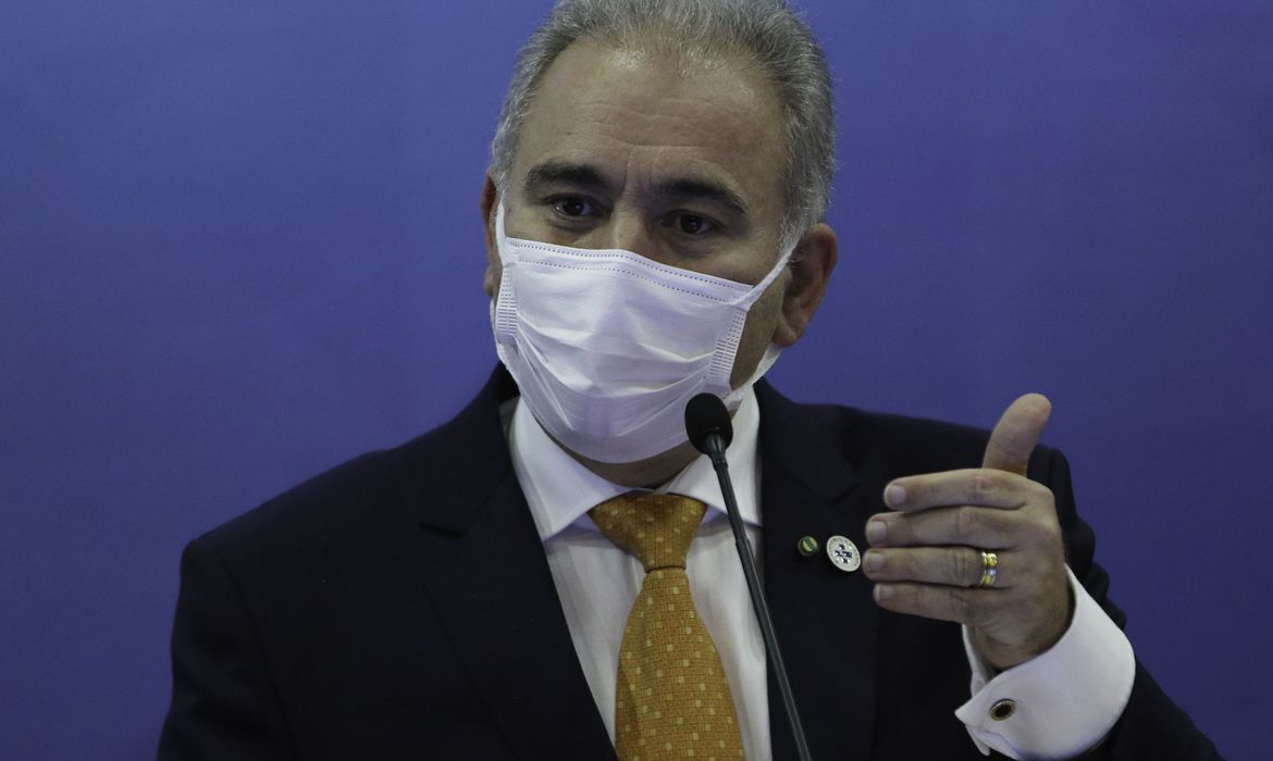 Ministro diz que foram identificados eventos adversos em adolescentes