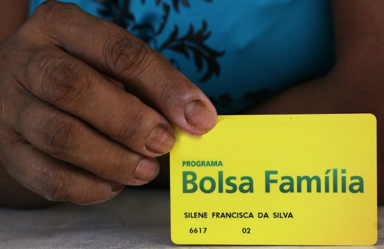 Beneficiários do Bolsa Família com cadastro desatualizado podem ter benefício boqueado no Crato