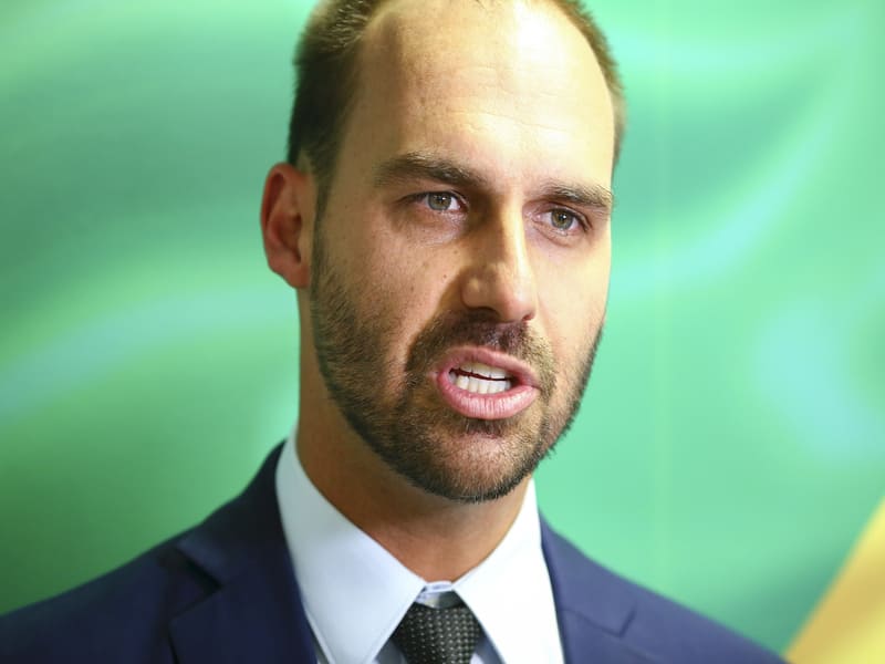 Eduardo Bolsonaro, que integrou comitiva para Nova York, está com Covid
