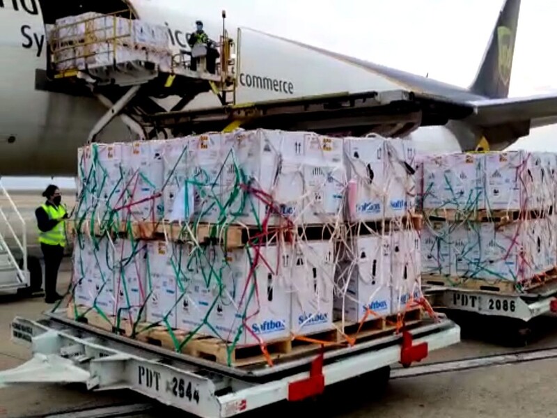 Covid-19: Pfizer entrega 2 milhões de doses da vacina ao Brasil em 2 voos nesta quinta-feira (16)