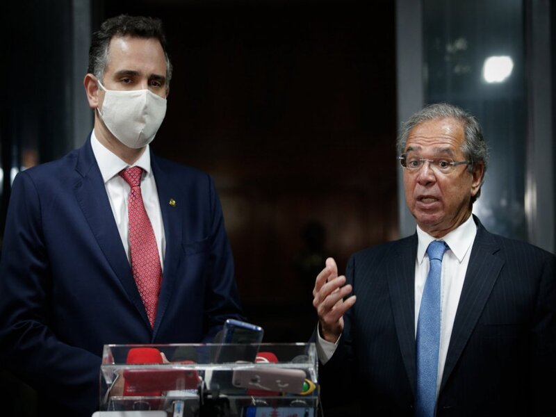 Após reunião com Guedes, Pacheco diz que governo desistiu de parcelar precatórios, mas quer fixar limite