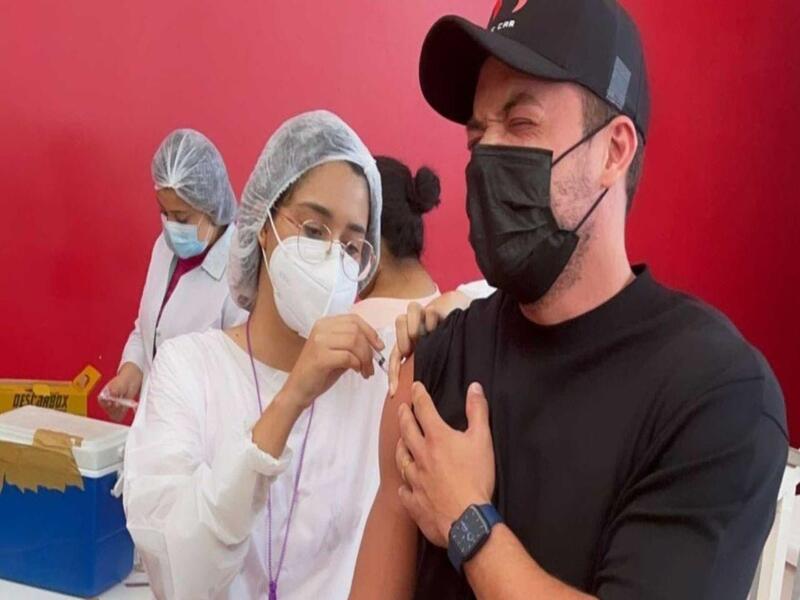 Wesley Safadão presta esclarecimentos sobre vacinação contra a Covid em Delegacia de Combate à Corrupção
