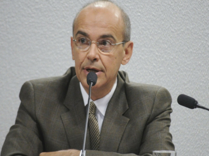 Investigado pela CPI, presidente do CFM diz que não mudará orientação de cloroquina para Covid