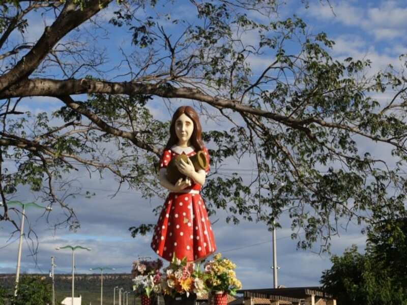 Tecido que envolveu os restos mortais de Benigna será distribuído em Santa Missa, nesta quinta-feira (21), em Santana do Cariri