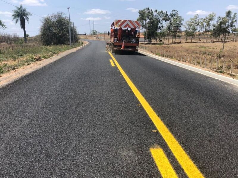 Pavimentação da CE-153 entre Porteiras e Jamacaru avança no Cariri