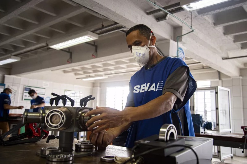 Senai oferta mais de 3 mil vagas em cursos gratuitos na modalidade ensino a distância