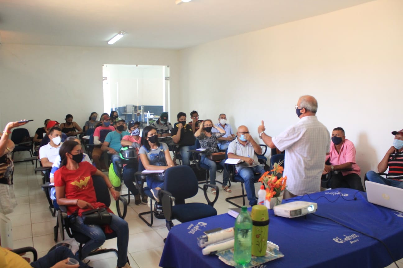 Estudantes de Assaré fazem provas presenciais do SAEB