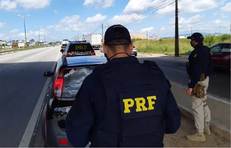 PRF inicia fiscalização nas rodovias federais do Ceará durante o feriado de Nossa Senhora Aparecida