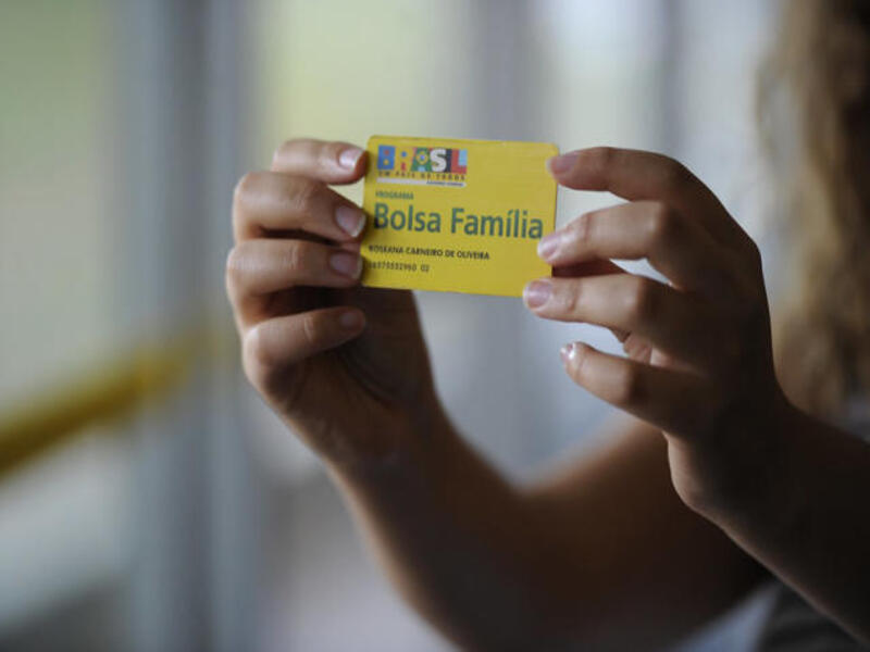 Após 18 anos, Bolsa Família faz seu último pagamento nesta sexta-feira (29)