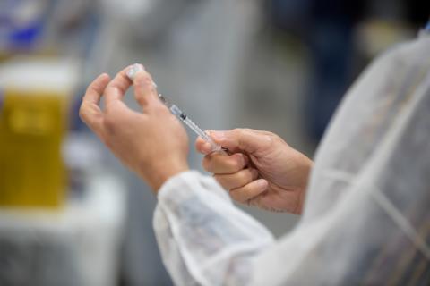 Vacina da Pfizer reduz em até 93% risco de Covid em adolescentes