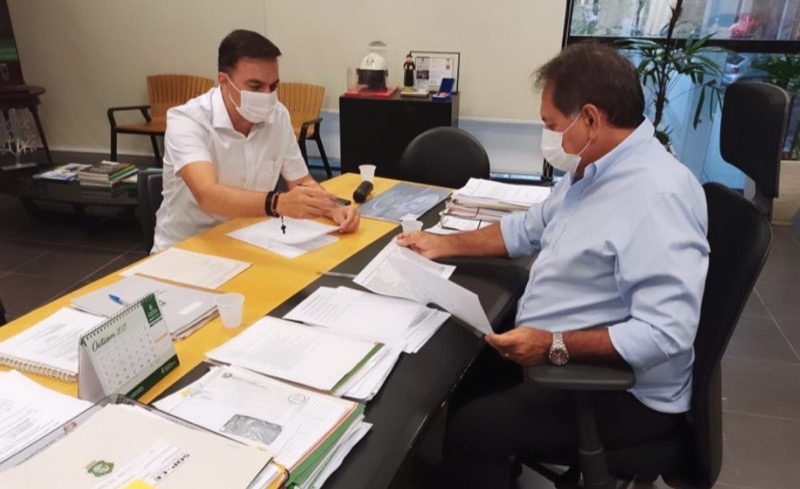 Fernando Santana presta contas e viabiliza obras para sete municípios do Cariri