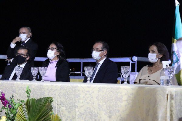 Vice-governadora Izolda Cela recebe título de cidadania cratense