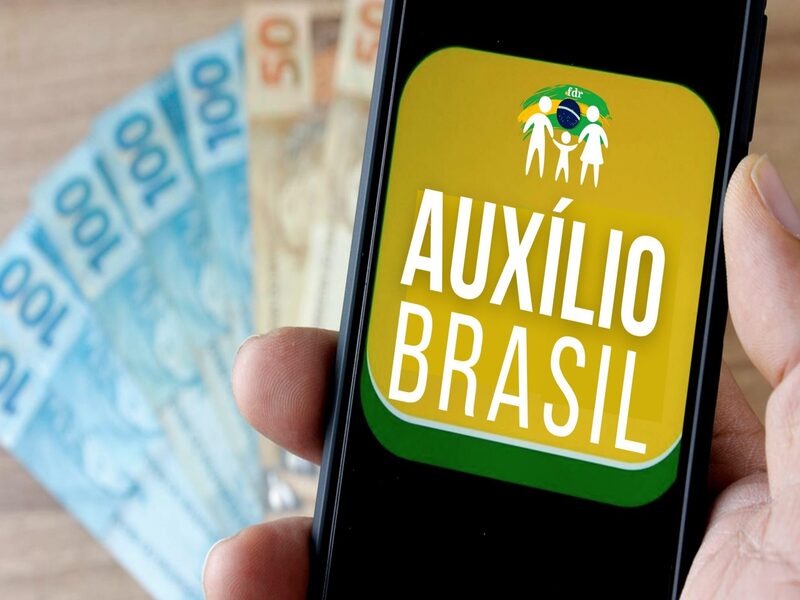 Auxílio Brasil terá reajuste de 20% e chega a mais de R$ 500