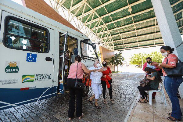 Juazeiro: parceria entre Prefeitura e Policlínica oferta mamografias gratuitas a idosas