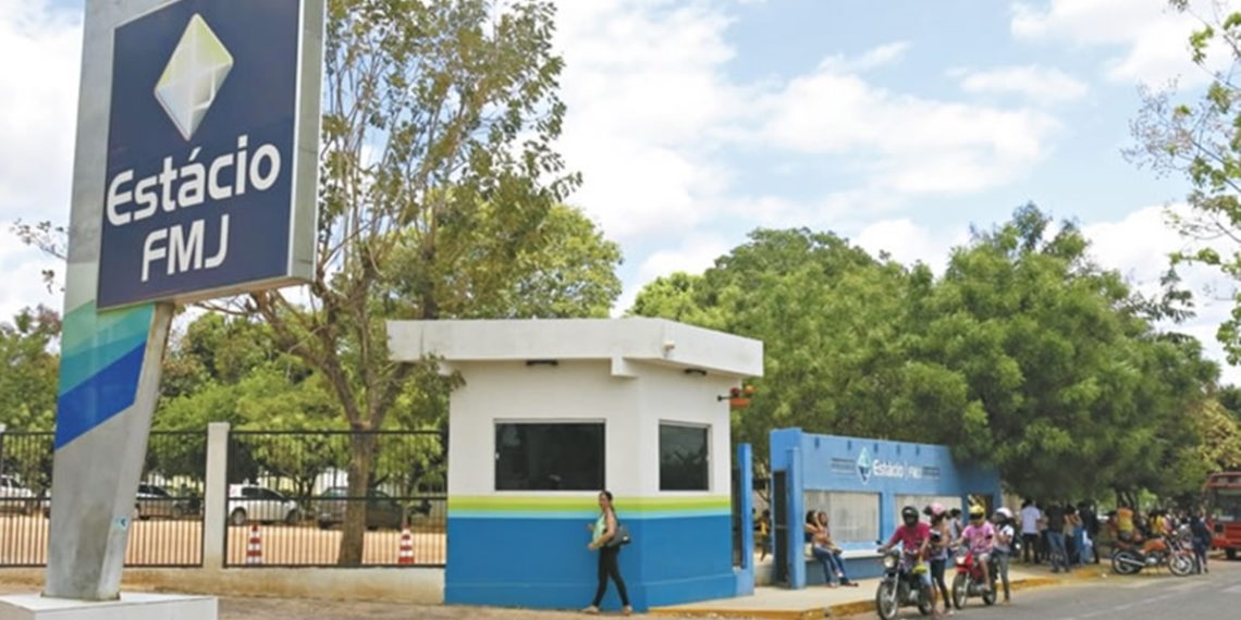 Decon multa FMJ por aumento abusivo na mensalidade do curso de medicina