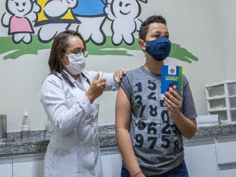 Público de 12 a 17 anos poderá agendar a 1ª dose no domingo (14) em Juazeiro do Norte