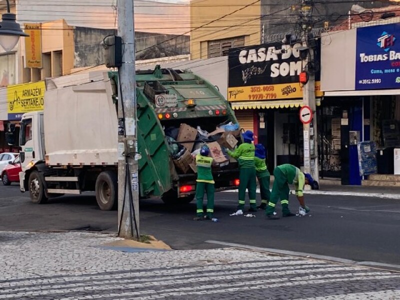 Romaria de finados contará com reforço na limpeza pública em Juazeiro do Norte