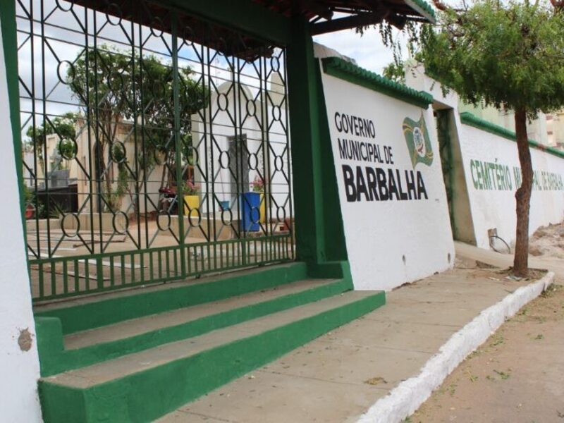 Com proximidade do Dia de Finados, cemitério municipal de Barbalha passa por revitalização