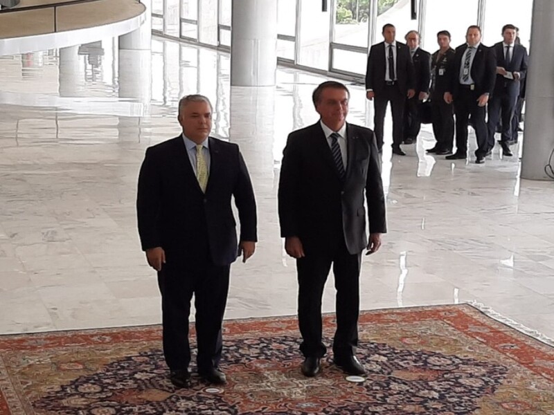 Bolsonaro recebe presidente da Colômbia no Palácio do Planalto