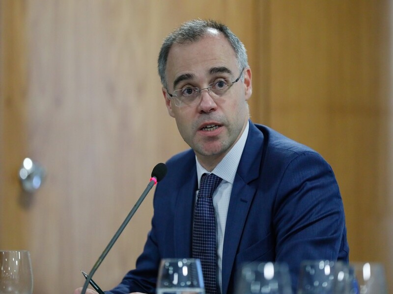 Na sabatina, Mendonça diz que se compromete com a democracia e com o Estado laico