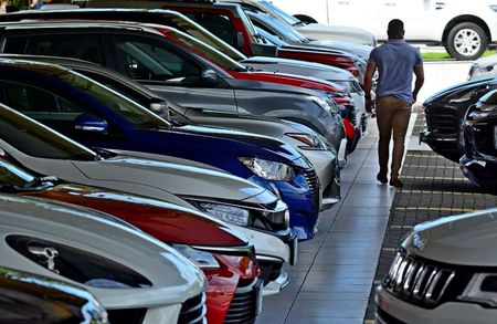 Vendas de veículos caem 24,5%, anuncia a Anfavea