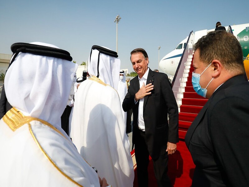 Bolsonaro deixa o Catar rumo a Brasília depois de viagem oficial por três países do Oriente Médio
