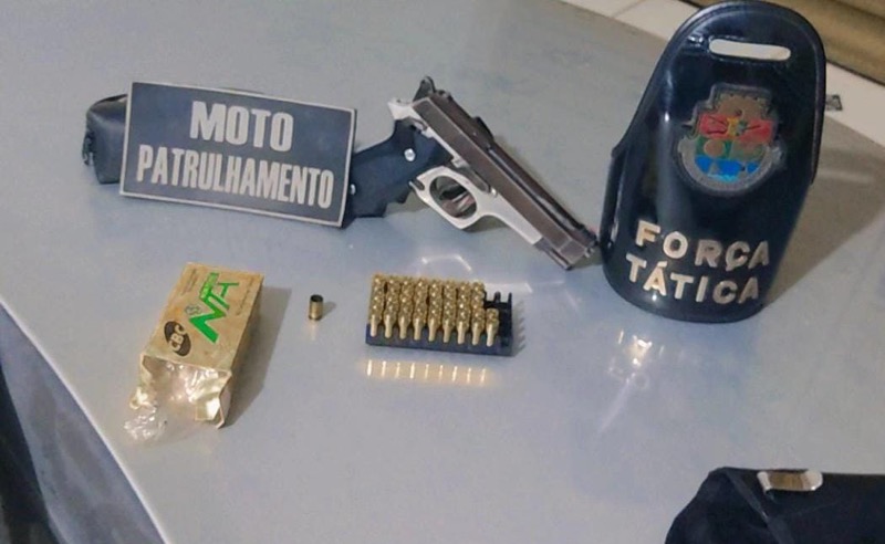 Dupla é presa e tem pistola apreendida após atentado contra casa de mulher no bairro Pirajá