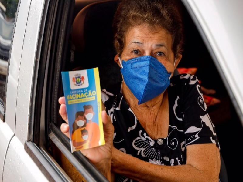 Juazeiro dá início à vacinação de reforço contra a Covid-19 para idosos