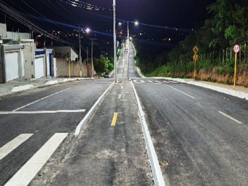 Crato completa a iluminação na Av. Hermes Parahyba
