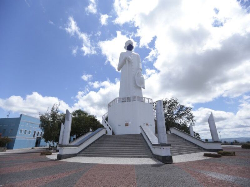 Estátua do Padre Cícero completa 52 anos nesta segunda (1)