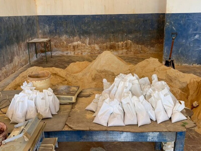 Mais de 12 mil quilos de produtos irregulares para alimentação animal são apreendidos em Juazeiro e Crato