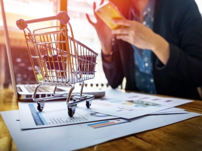 Inflação acelera em outubro, supera previsões e vai a 1,25%, maior alta para o mês em quase 20 anos