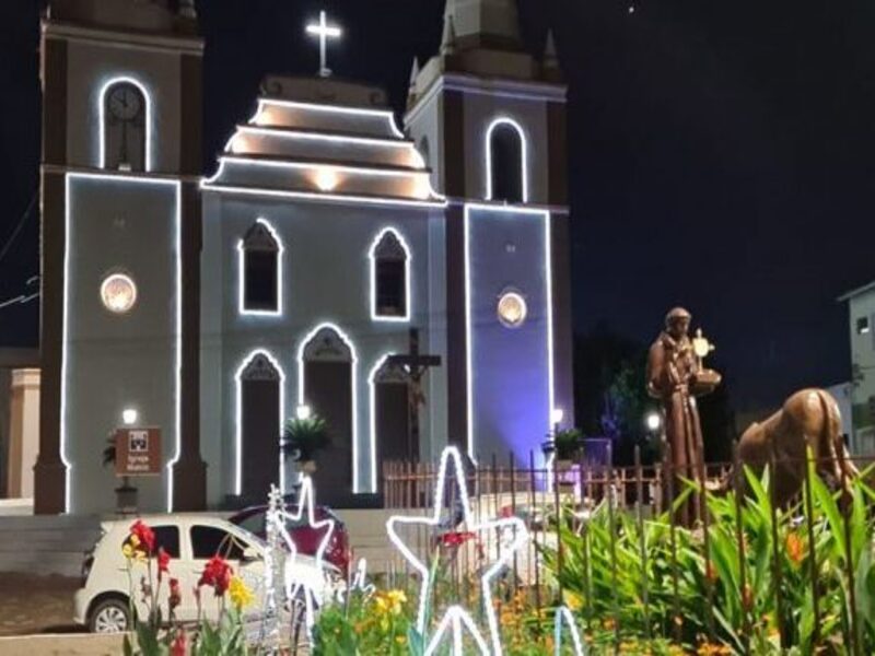 Barbalha: prefeitura conclui decoração e divulga programação do “Natal de Luz”
