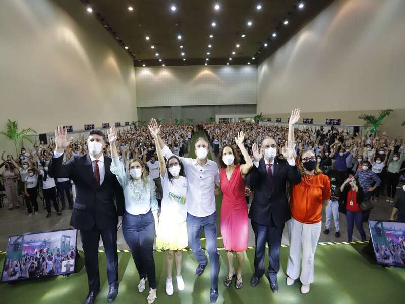 Quase 11 mil estudantes são beneficiados com entrega de notebooks pelo governo do Ceará