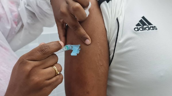 Crato continua aplicação de dose reforço para população a partir de 60 anos, nesta quarta-feira, 8
