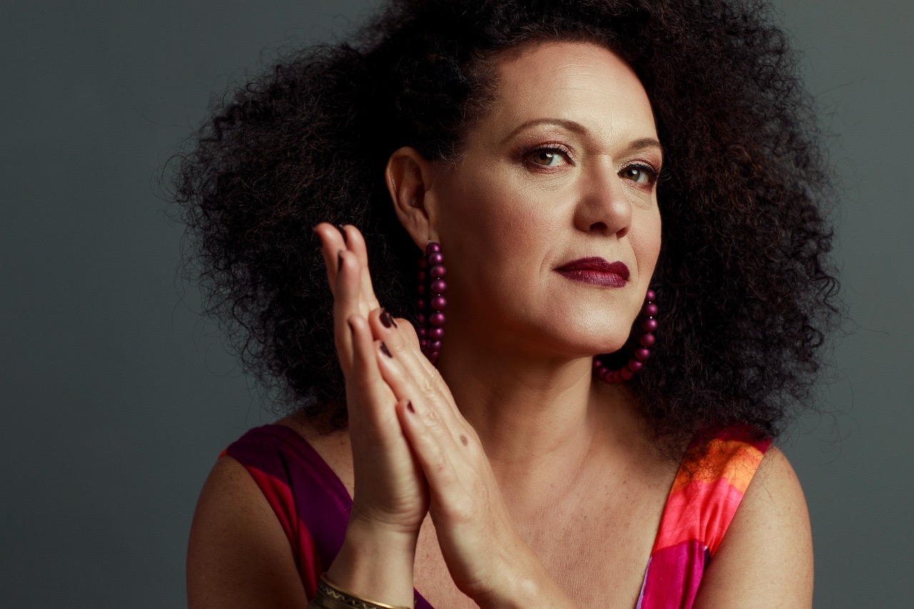 Cantora Ceumar se apresenta no Estacionamento da Música do Sesc Crato dia 16/12