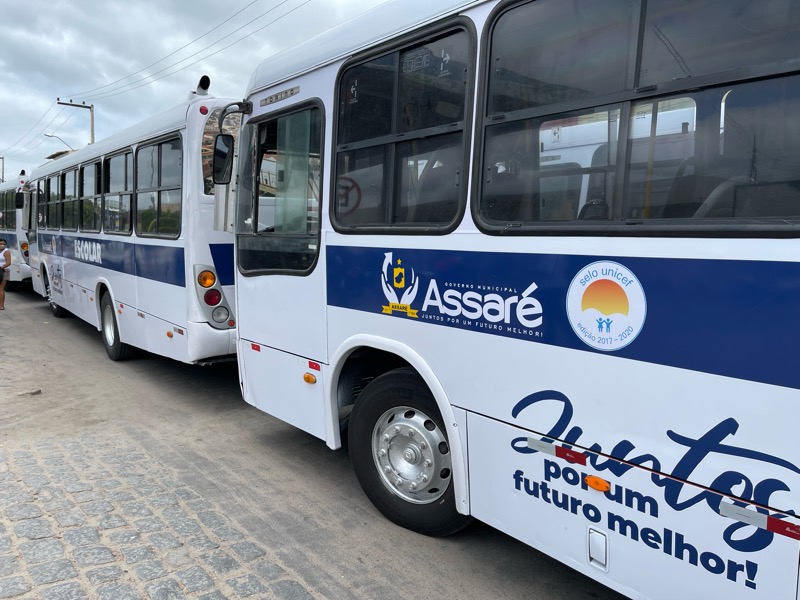 Assaré: Prefeitura compra frota de 14 ônibus escolares