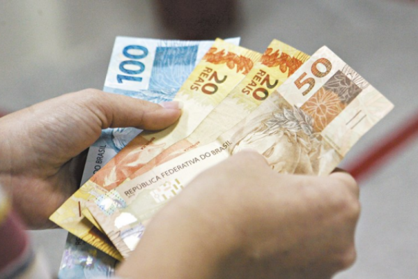 Auxílio Brasil de R$ 400 começa a ser pago em 10 de dezembro