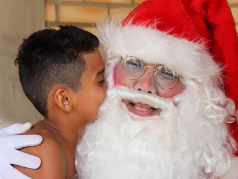Crianças da Casa de Acolhimento do Crato ganham passeio de Natal