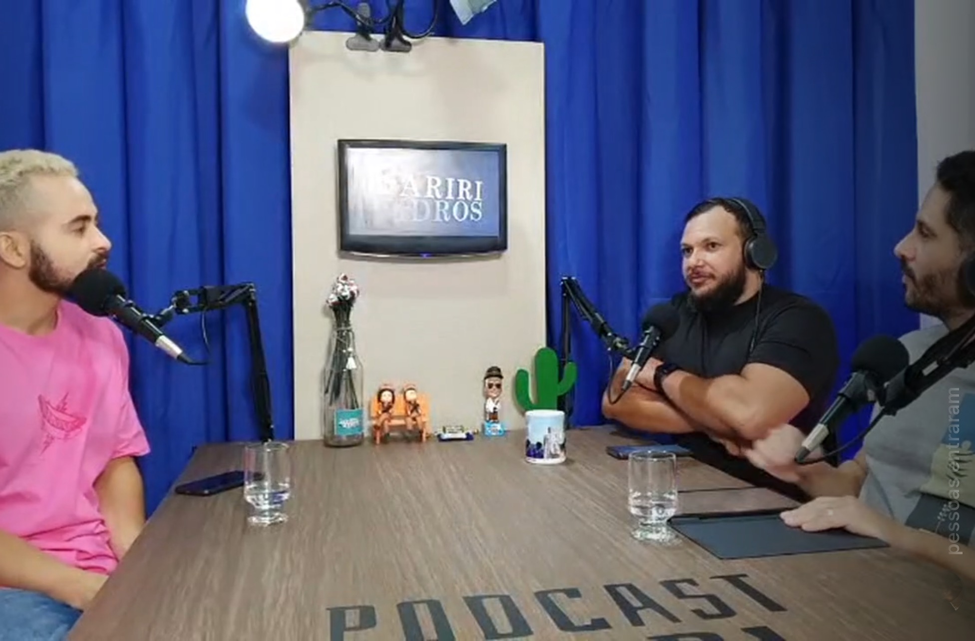 Confira ao vivo no Podcast Cariri o cantor e compositor Davi Bandeira