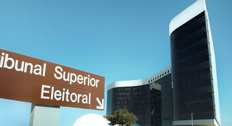 Políticos têm até abril para renunciar e concorrer nas eleições