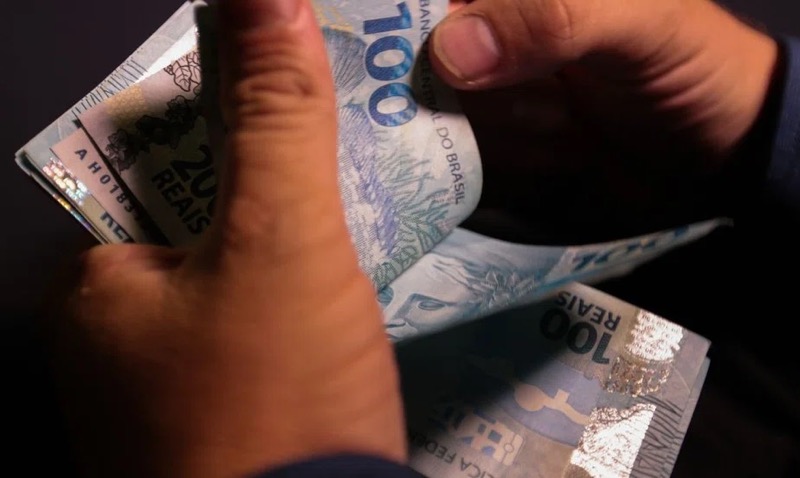 Brasileiros têm R$ 8 bilhões a receber de bancos; veja como consultar no Sistema Registrato, do BC