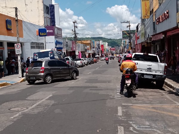 Quase 37% das vias de Juazeiro têm problemas na identificação, diz Seinfra