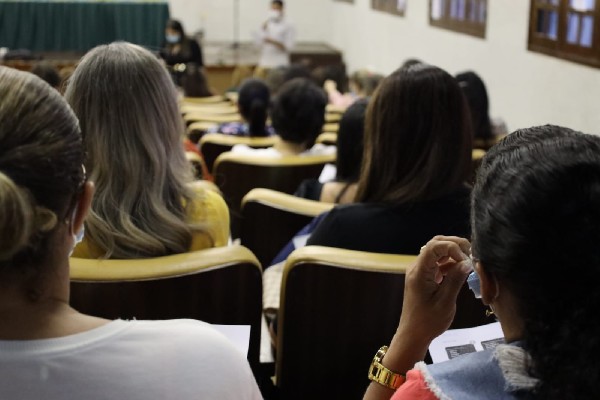 Saúde do Crato capacita profissionais sobre manejo e monitoramento de síndromes gripais