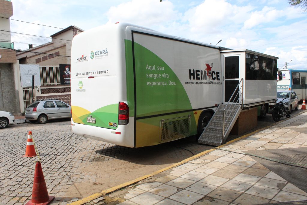 Unidade móvel do HEMOCE realiza mais de 60 atendimentos em Barbalha