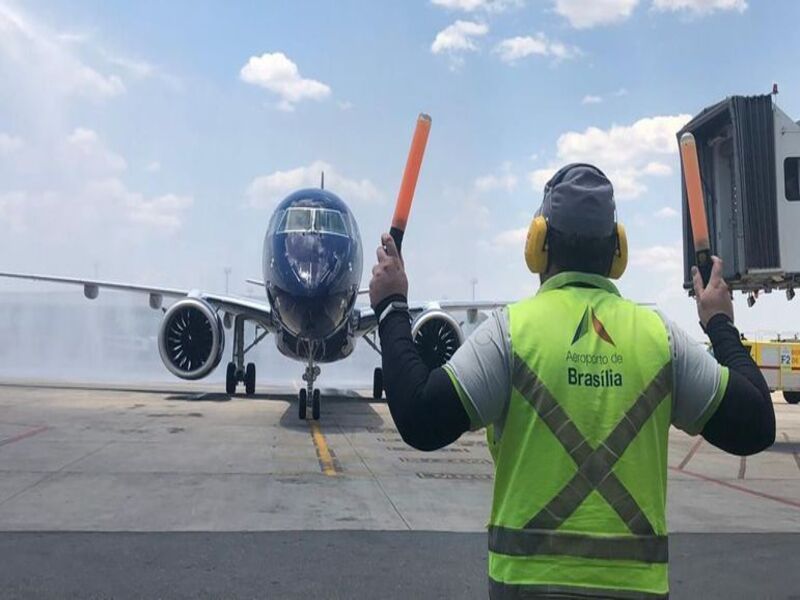 Anatel e Embraer vão analisar interferência do 5G em aviões