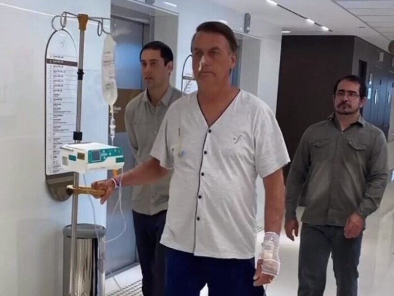 Michelle posta primeira foto de Bolsonaro fora do leito